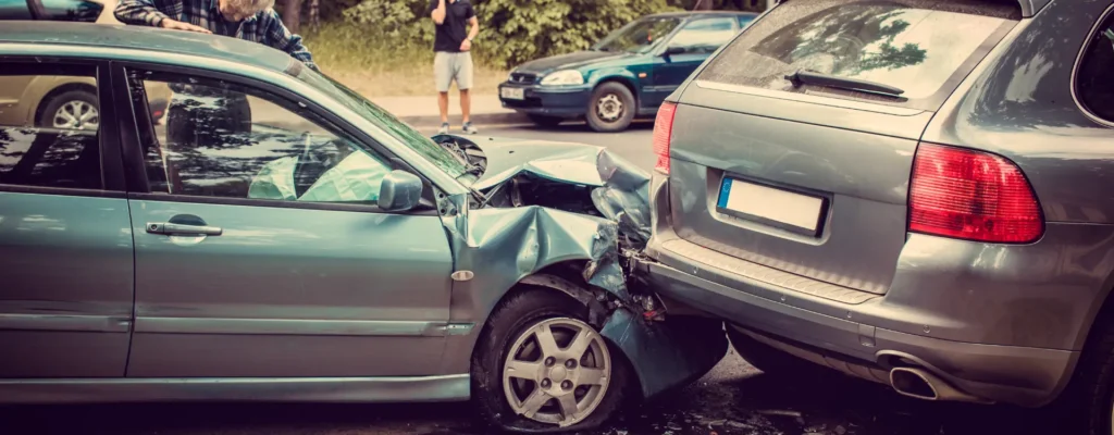 vehicle crash in old river road