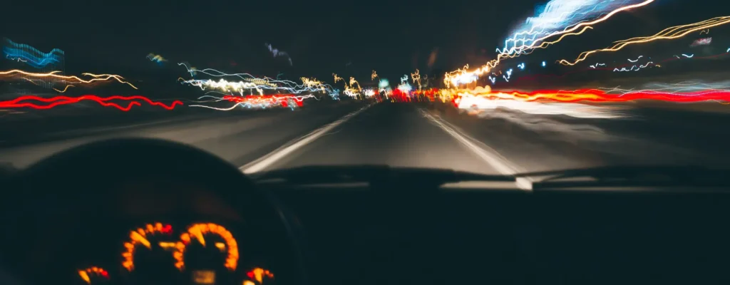 accidente por exceso de velocidad cerca de Leemore