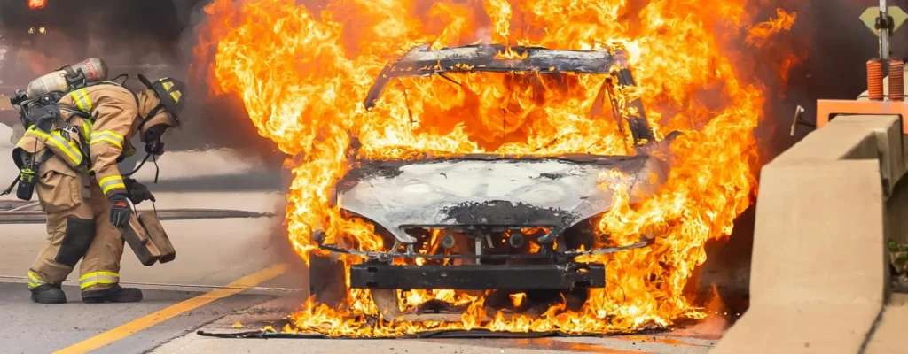 choque con incendio en la autopista 5