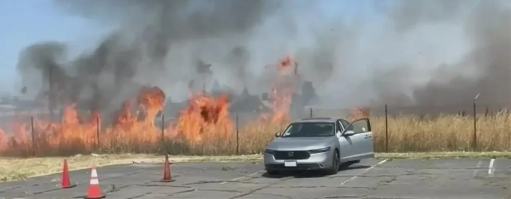 incendio de pastizales en Sacramento
