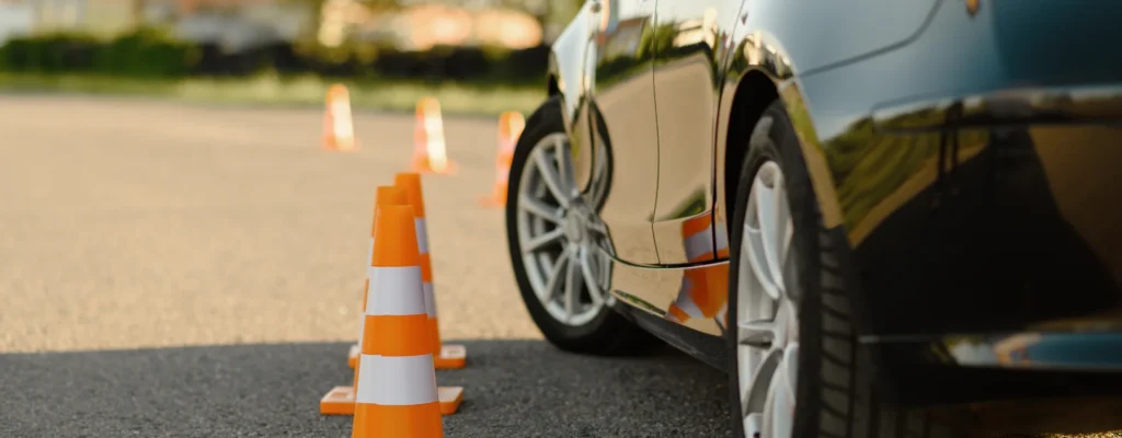 atropellada por su propio vehículo en un estacionamiento