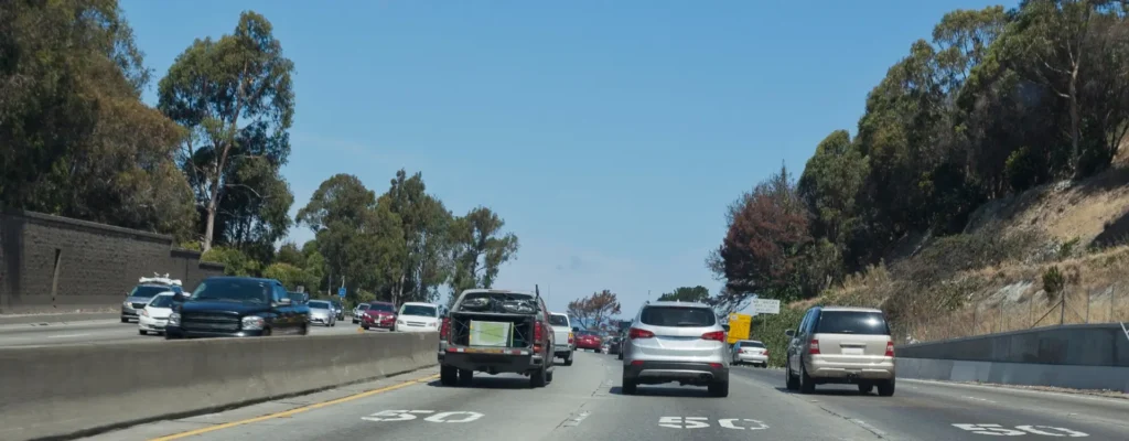 choque múltiple en la autopista 101