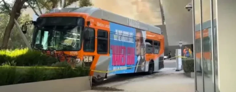accidente de autobús en el centro de LA