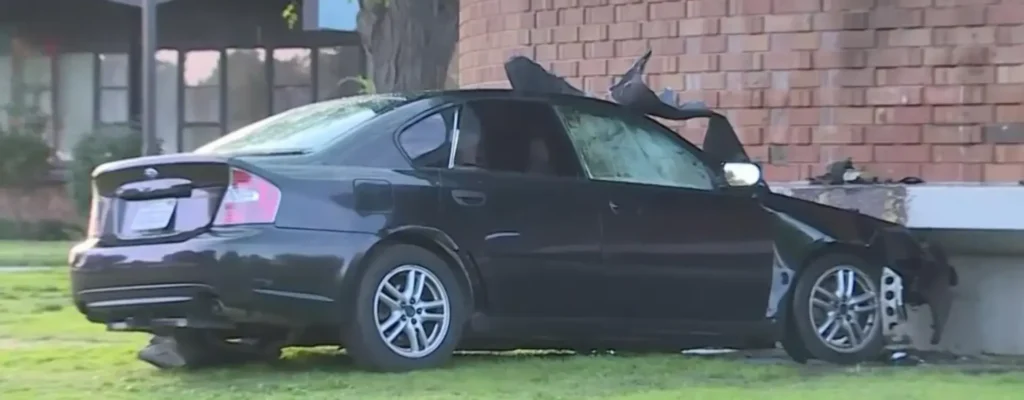 choque contra escuela en sacramento