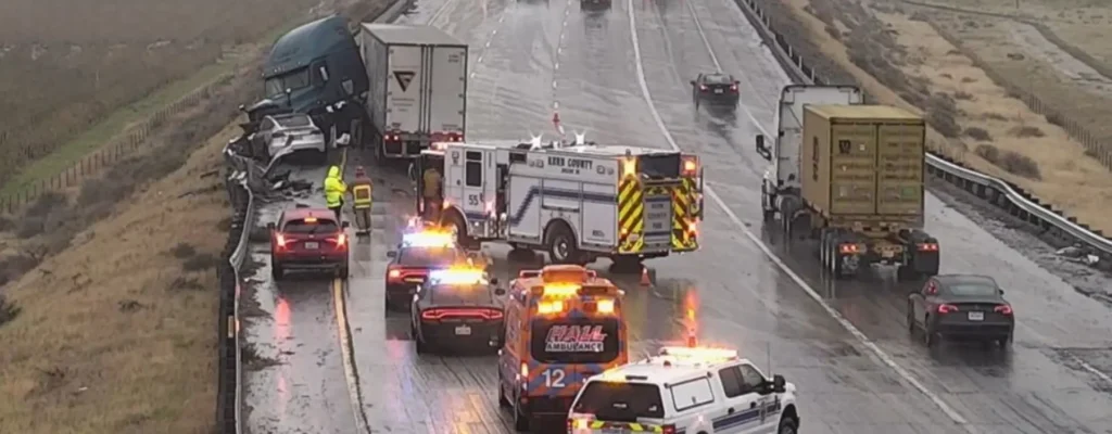 jackknife crash on I-5